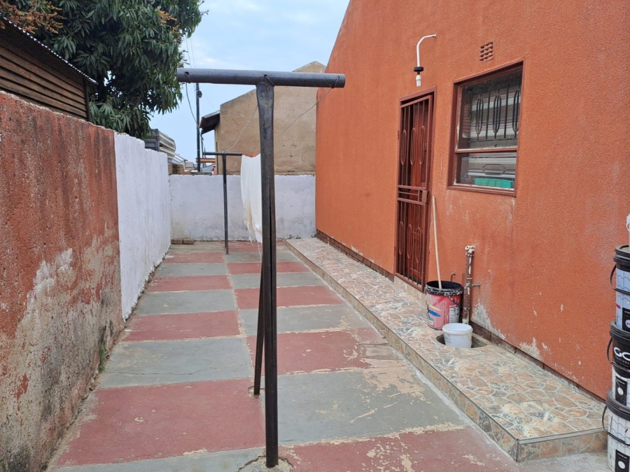 2 Bedroom Property for Sale in Mabopane Unit X North West